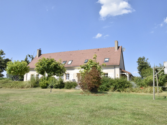 Région Bourbon-Lancy. MAISON ANCIENNE RÉNOVÉE AVEC BELLE VUE