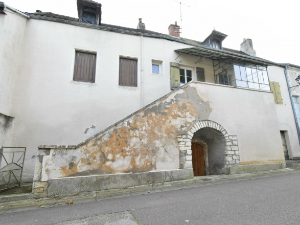 Givry. ANCIENNE MAISON DE VIGNERON À RÉNOVER