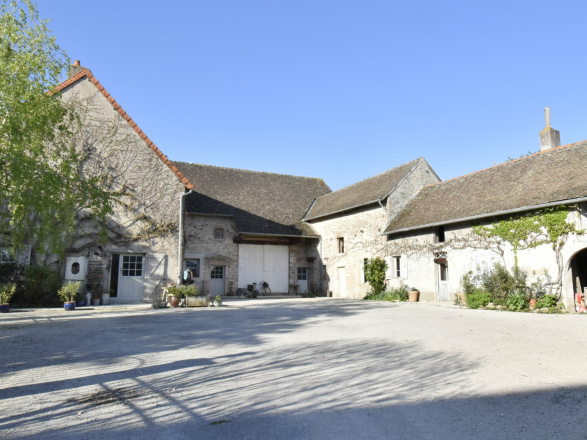 In unmittelbarer Nähe von Chalon S/Saône. PROPRIETE DE CARACTÈRE 