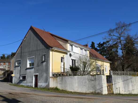 Sudburgund Gueugnon 15 Min Paray Le Monial 40 Min Verfugbares